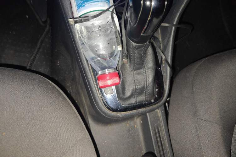 Used Volkswagen Jetta 2015 1.6L Automatic Fashion Model Gear Lever