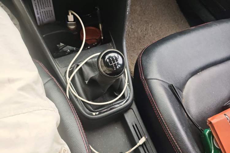 Used Volkswagen Jetta 2015 1.6L Manual Comfort Model Gear Lever
