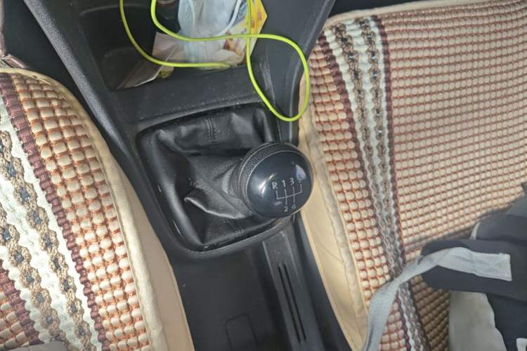 Used Volkswagen Jetta 2015 1.4L Manual Fashion Model Gear Lever