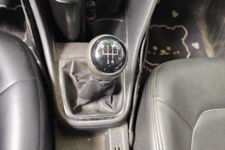 Used Volkswagen Jetta 2015 Zhihui Edition 1.4L Manual Comfort Model Gear Lever