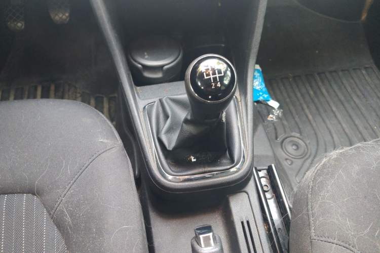 Used Volkswagen Jetta 2015 Zhuihui Edition 1.6L Manual Comfort Model Gear Lever