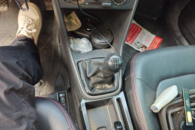 Used Volkswagen Jetta 2015 1.4L Manual Fashion Model Gear Lever