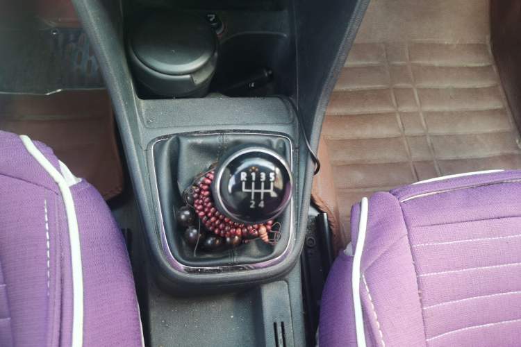 Used Volkswagen Jetta 2015 1.4L Manual Comfort Model Gear Lever
