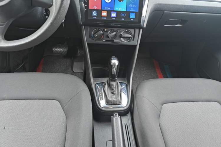 Used Volkswagen Jetta 2015 Value Edition 1.6L Automatic Fashion Version Gear Lever