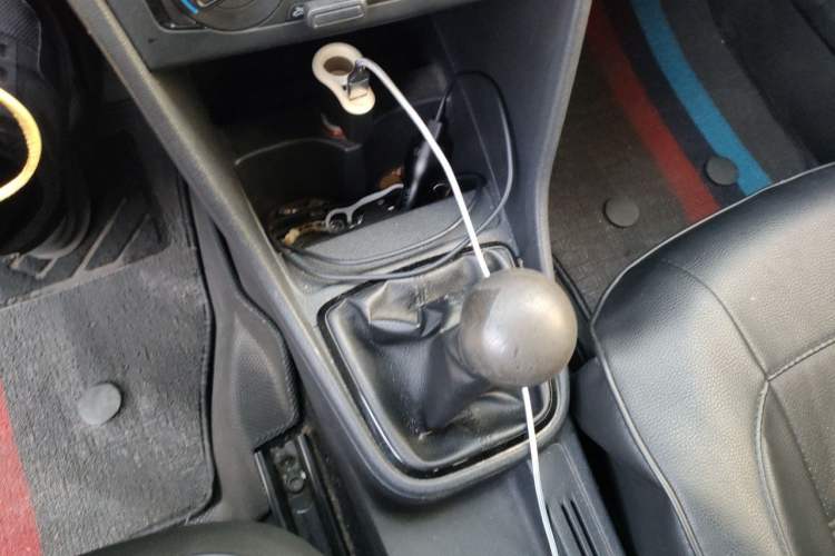 Used Volkswagen Jetta 2015 Value Edition 1.6L Manual Fashionable Style Gear Lever