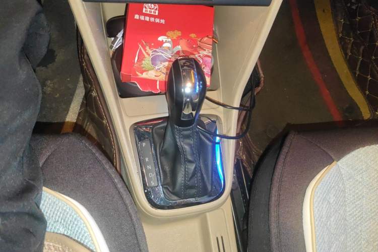 Used Volkswagen Jetta 2015 1.6L Automatic Comfort Model Gear Lever