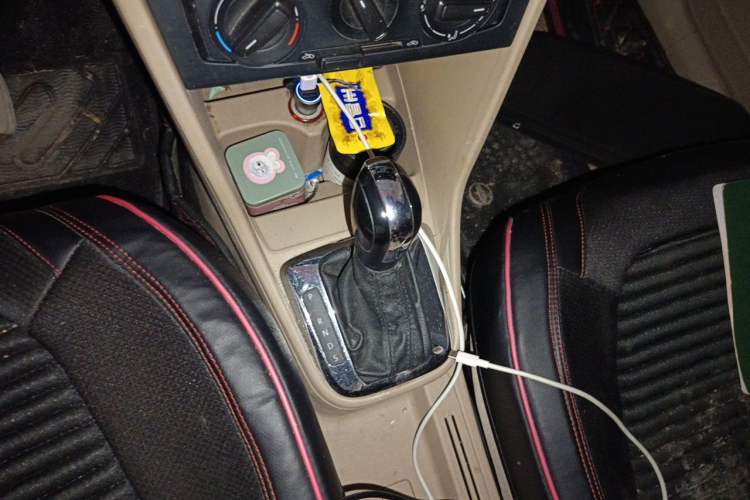 Used Volkswagen Jetta 2015 Value Edition 1.6L Automatic Fashion Version Gear Lever