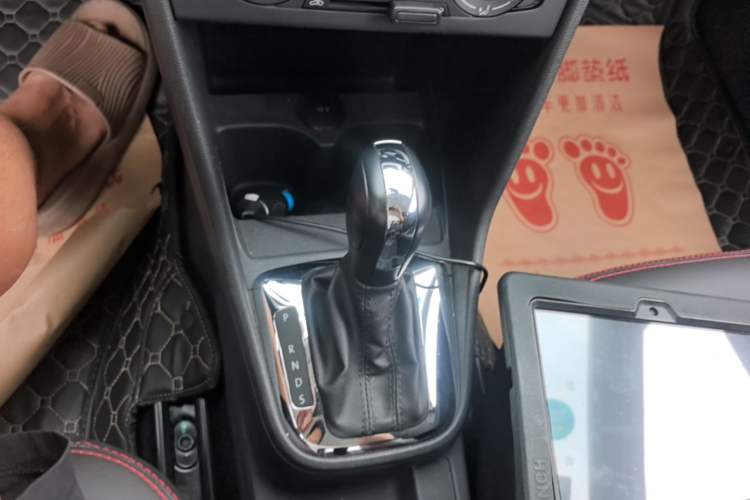 Used Volkswagen Jetta 2015 1.6L Automatic Fashion Model Gear Lever