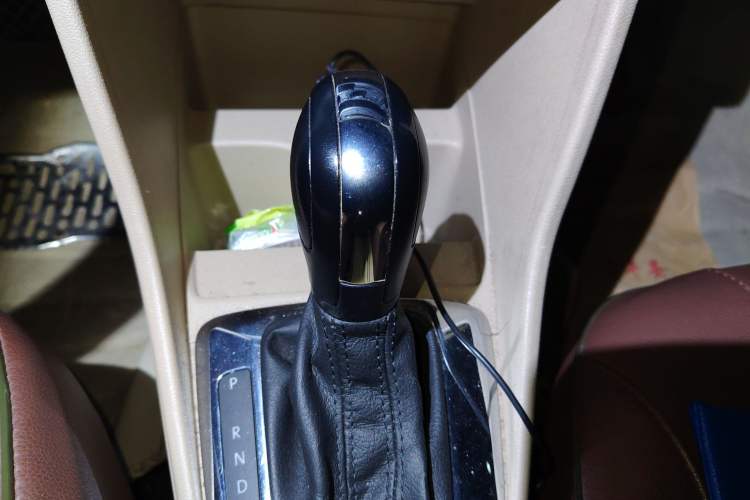 Used Volkswagen Jetta 2015 1.6L Automatic Comfort Model Gear Lever