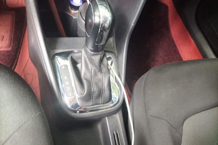 Used Volkswagen Jetta 2015 Value Edition 1.6L Automatic Fashion Version Gear Lever