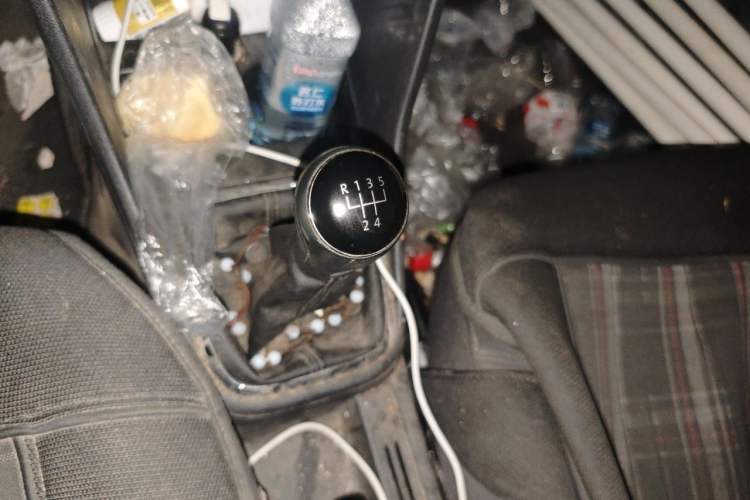 Used Volkswagen Jetta 2015 Zhuihui Edition 1.6L Manual Comfort Model Gear Lever