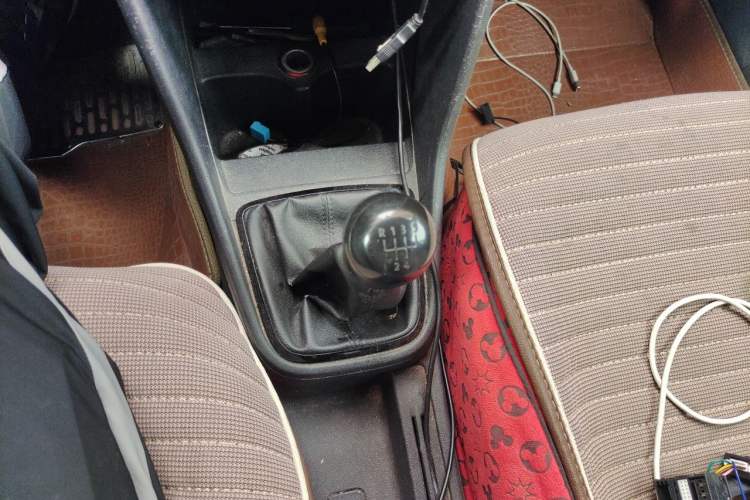 Used Volkswagen Jetta 2015 Zhuihui Edition 1.4L Manual Fashion Model Gear Lever