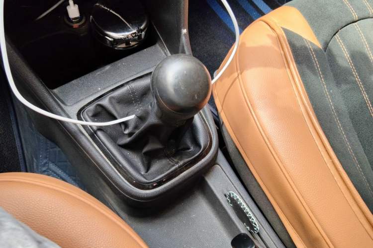 Used Volkswagen Jetta 2015 Zhuihui Edition 1.4L Manual Fashion Model Gear Lever