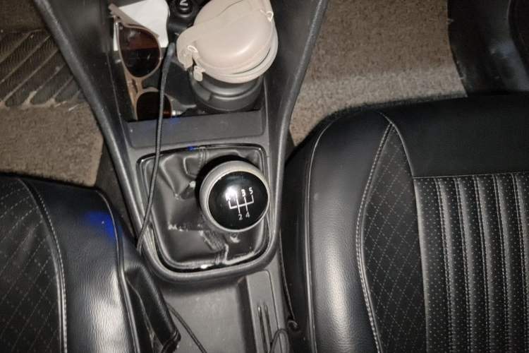 Used Volkswagen Jetta 2015 1.6L Manual Comfort Model Gear Lever