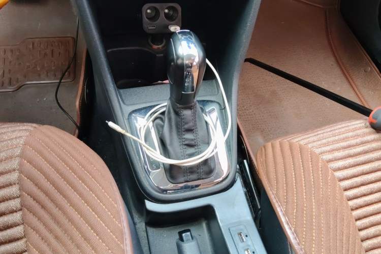 Used Volkswagen Jetta 2015 1.6L Automatic Fashion Model Gear Lever