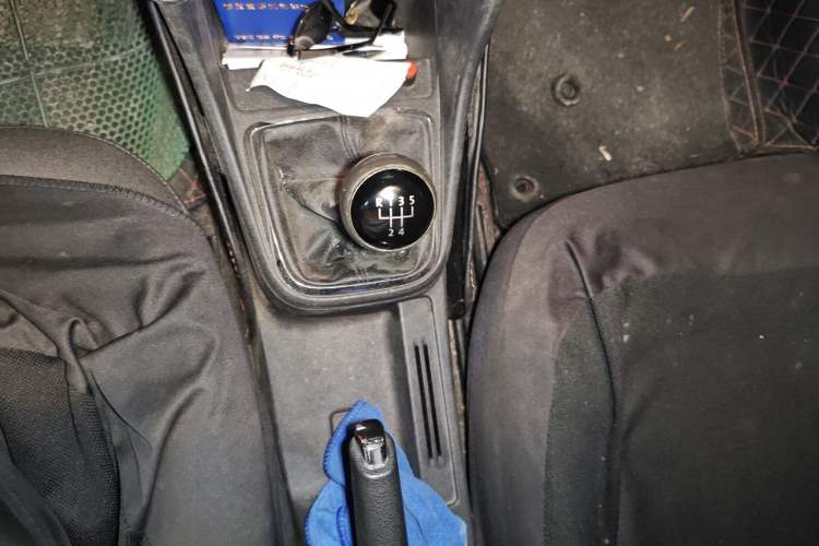 Used Volkswagen Jetta 2015 Zhuihui Edition 1.6L Manual Comfort Model Gear Lever