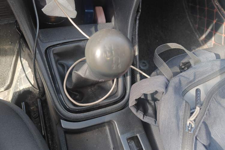 Used Volkswagen Jetta 2015 Zhuihui Edition 1.4L Manual Fashion Model Gear Lever