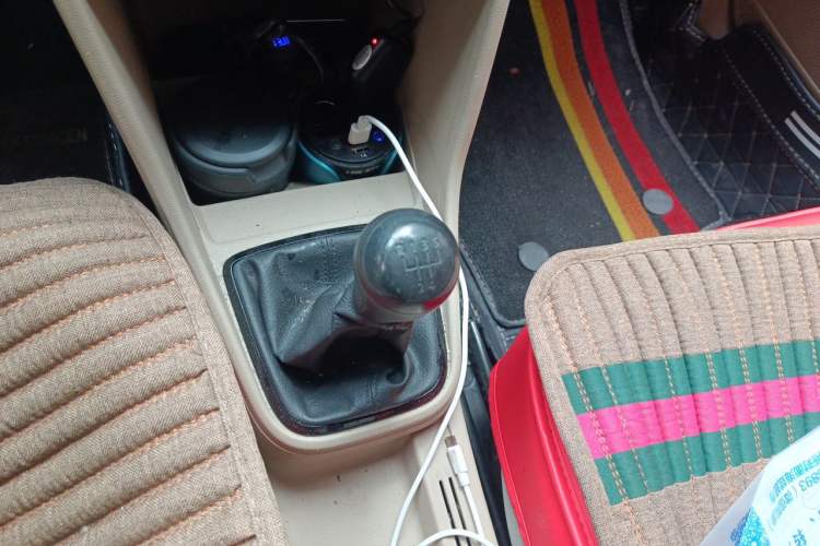 Used Volkswagen Jetta 2015 Zhuihui Edition 1.4L Manual Fashion Model Gear Lever