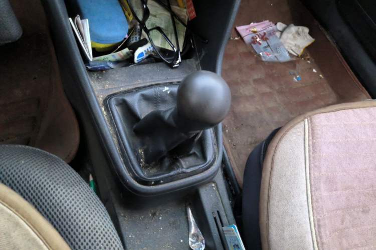 Used Volkswagen Jetta 2015 1.6L Manual Fashion Edition Gear Lever