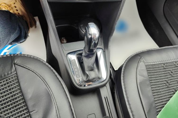 Used Volkswagen Jetta 2015 Value Edition 1.6L Automatic Fashion Version Gear Lever