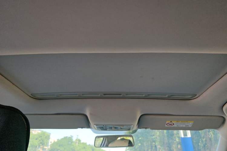 Used Volkswagen Jetta 2015 1.6L Manual Comfort Model Headliner