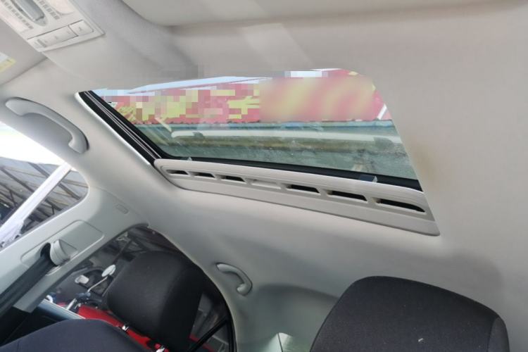 Used Volkswagen Jetta 2015 1.6L Manual Comfort Model Headliner