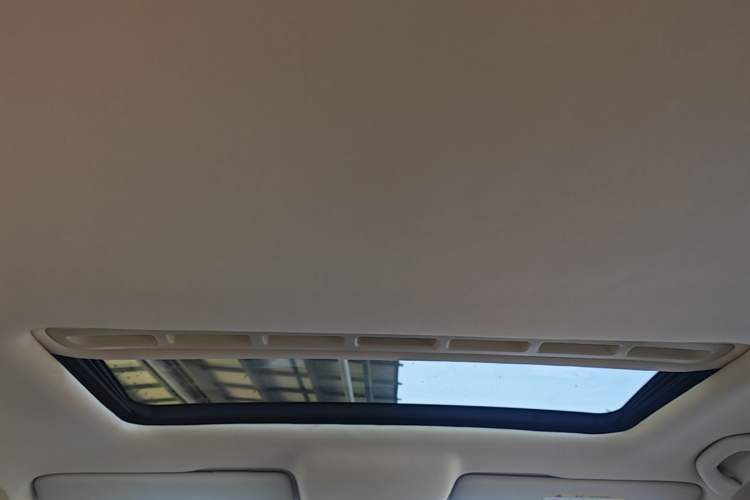 Used Volkswagen Jetta 2015 1.4L Manual Comfort Model Headliner