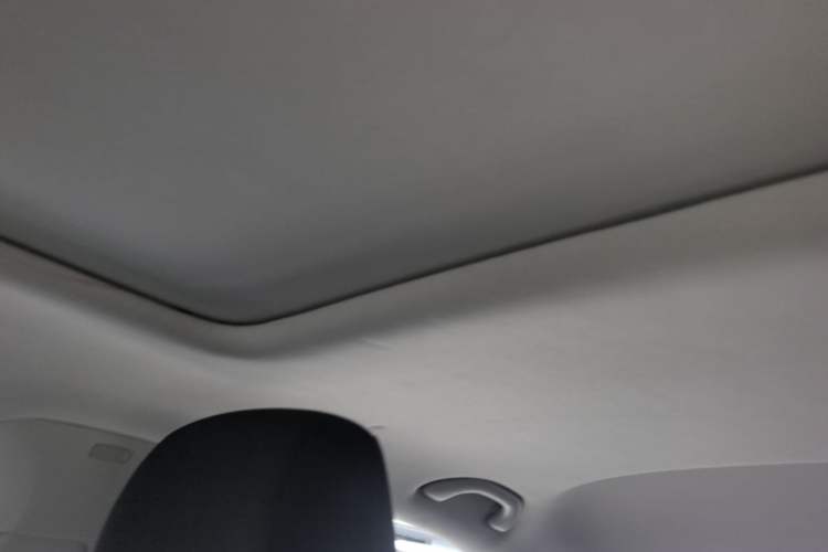 Used Volkswagen Jetta 2015 Value Edition 1.6L Automatic Comfort Version Headliner
