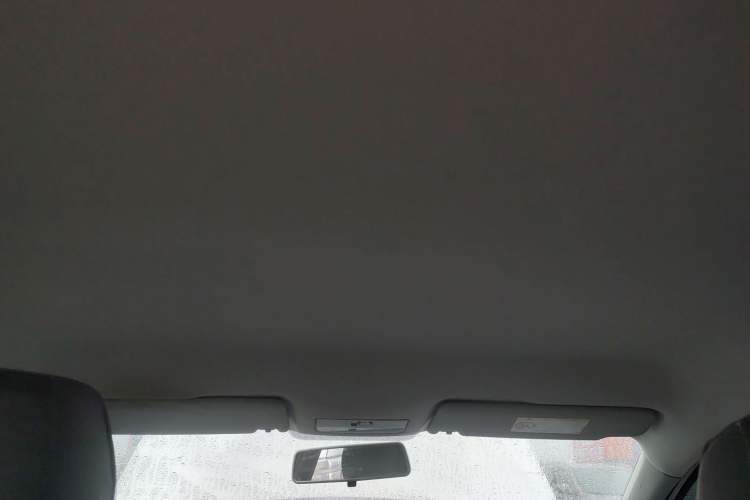 Used Volkswagen Jetta 2015 1.6L Manual Fashion Edition Headliner
