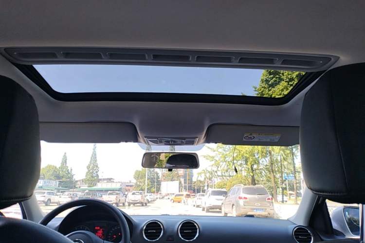 Used Volkswagen Jetta 2015 Zhuihui Edition 1.6L Manual Comfort Model Headliner
