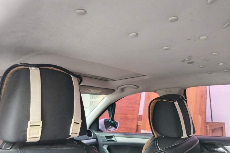 Used Volkswagen Jetta 2015 Value Edition 1.6L Automatic Comfort Version Headliner