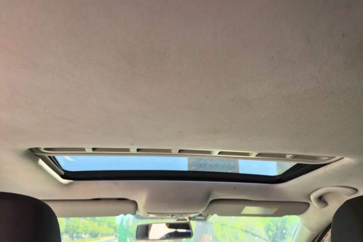 Used Volkswagen Jetta 2015 1.4L Manual Comfort Model Headliner