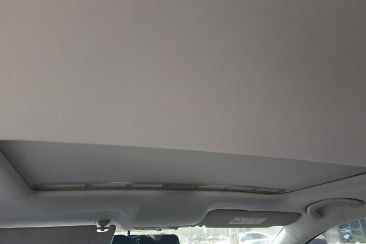 Used Volkswagen Jetta 2015 Value Edition 1.6L Automatic Comfort Version Headliner
