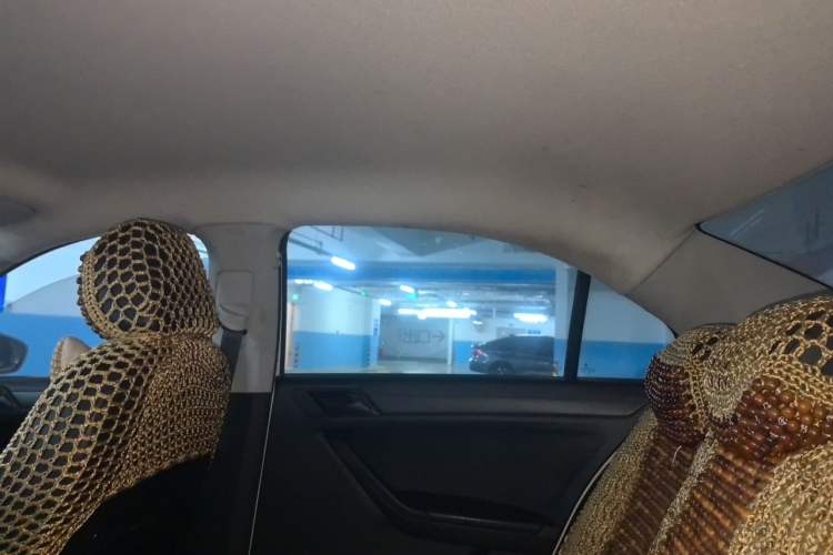 Used Volkswagen Jetta 2015 1.6L Manual Fashion Edition Headliner
