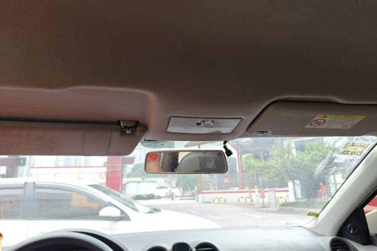 Used Volkswagen Jetta 2015 1.6L Manual Fashion Edition Headliner