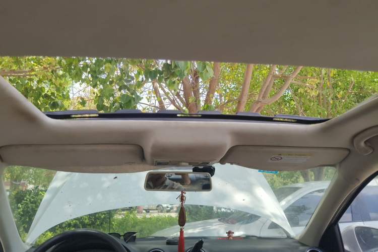 Used Volkswagen Jetta 2015 1.6L Manual Fashion Edition Headliner