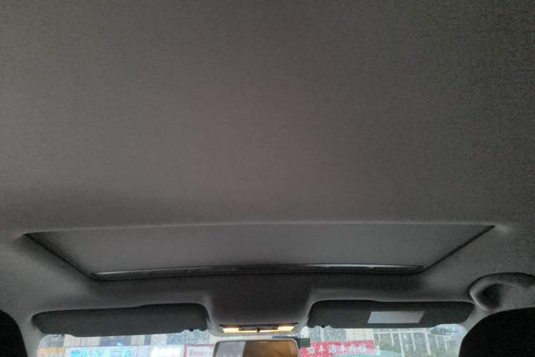 Used Volkswagen Jetta 2015 1.6L Manual Comfort Model Headliner