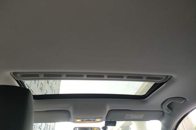 Used Volkswagen Jetta 2015 Value Edition 1.6L Automatic Comfort Version Headliner