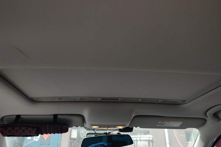 Used Volkswagen Jetta 2015 1.4L Manual Comfort Model Headliner