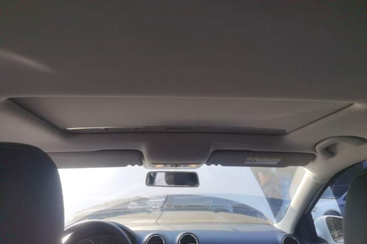 Used Volkswagen Jetta 2015 1.6L Automatic Luxury Model Headliner