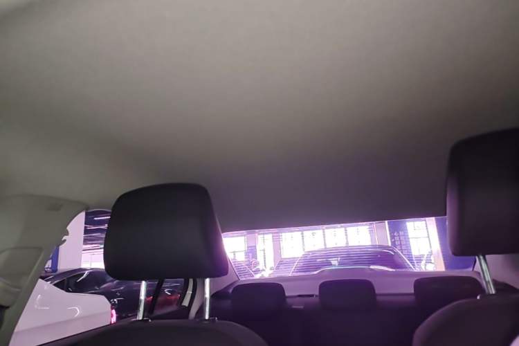 Used Volkswagen Jetta 2015 Value Edition 1.6L Manual Fashionable Style Headliner
