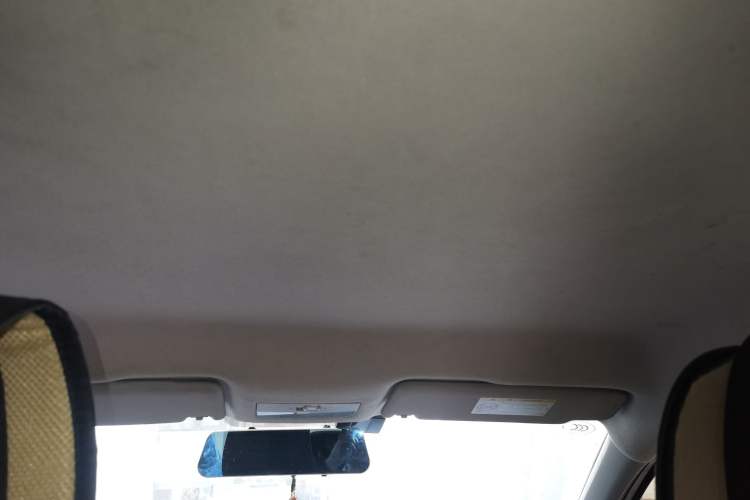 Used Volkswagen Jetta 2015 Value Edition 1.6L Manual Fashionable Style Headliner