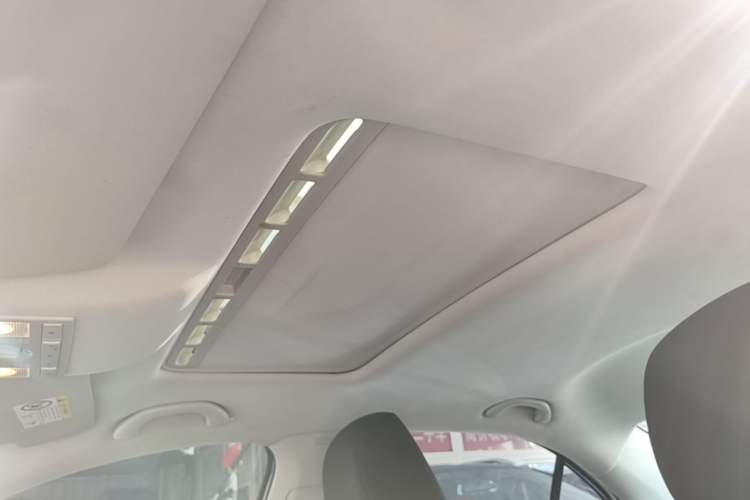 Used Volkswagen Jetta 2015 Value Edition 1.6L Automatic Comfort Version Headliner