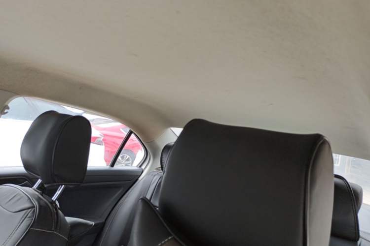 Used Volkswagen Jetta 2015 1.6L Manual Fashion Edition Headliner