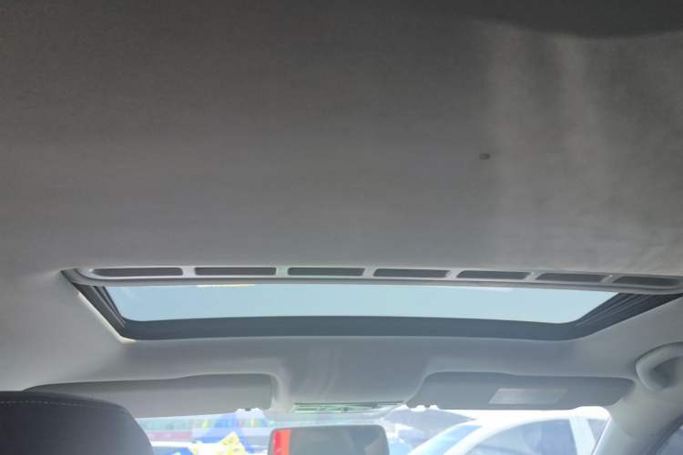 Used Volkswagen Jetta 2015 1.6L Automatic Luxury Model Headliner