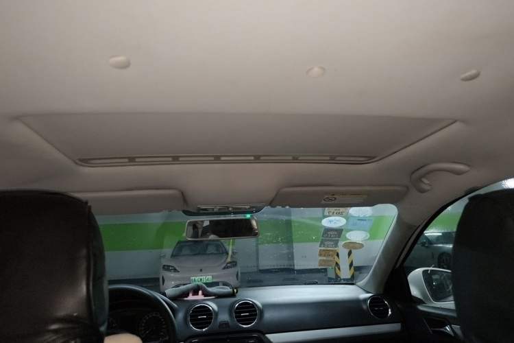 Used Volkswagen Jetta 2015 1.6L Manual Comfort Model Headliner