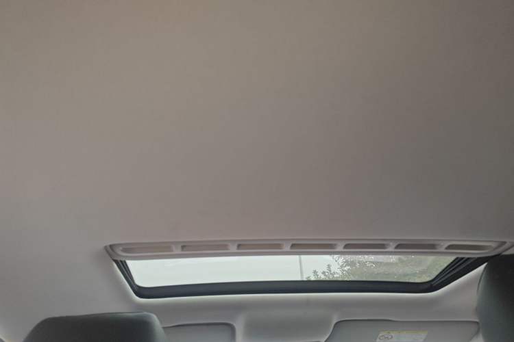 Used Volkswagen Jetta 2015 Value Edition 1.6L Automatic Comfort Version Headliner