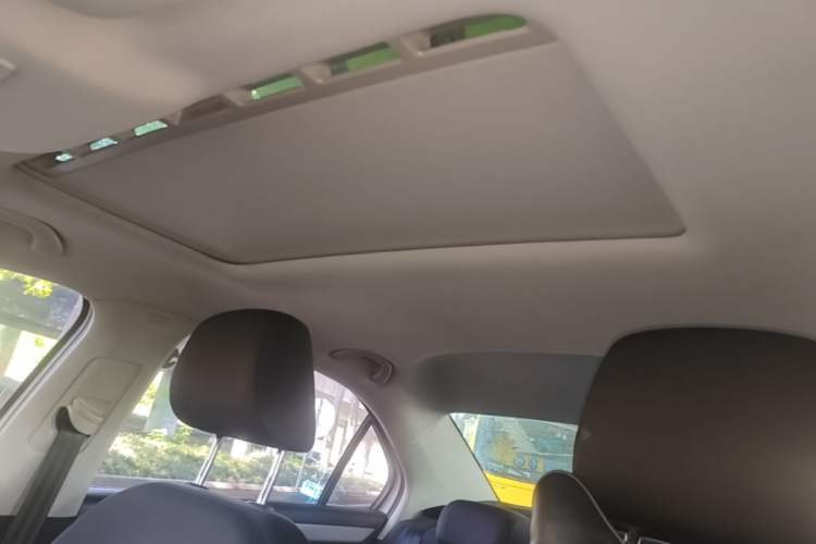Used Volkswagen Jetta 2015 Value Edition 1.6L Automatic Comfort Version Headliner