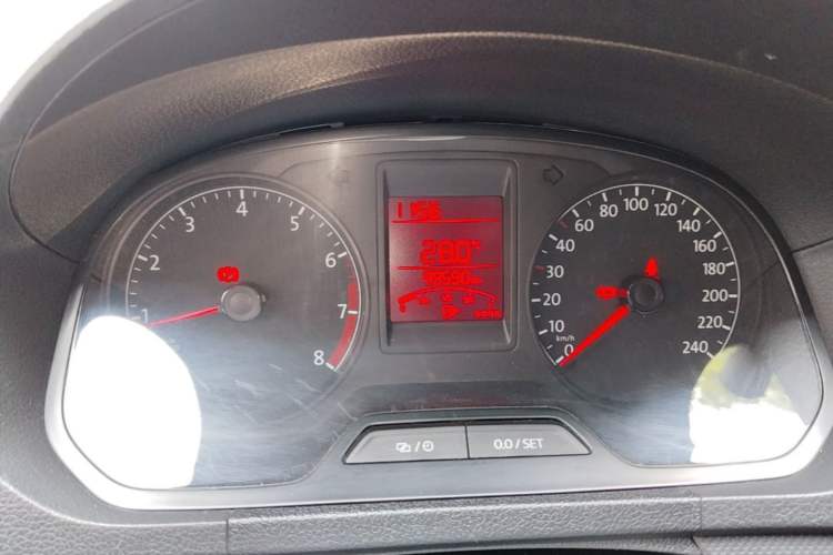 Used Volkswagen Jetta 2015 Zhuihui Edition 1.4L Manual Fashion Model Instrument Cluster