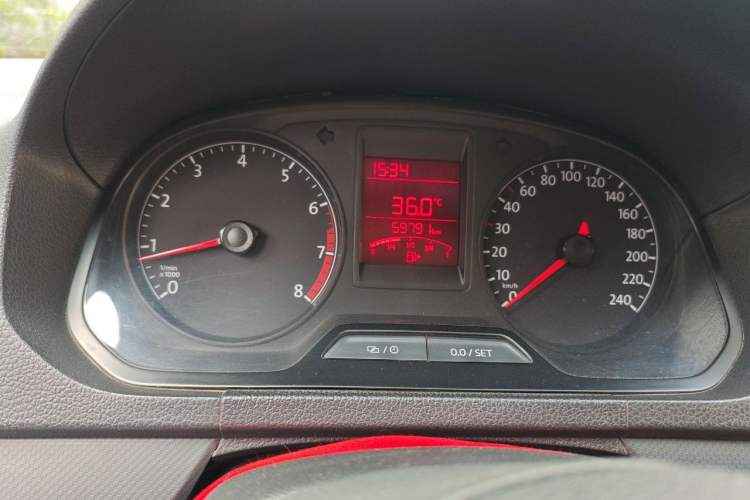 Used Volkswagen Jetta 2015 Value Edition 1.6L Manual Fashionable Style Instrument Cluster